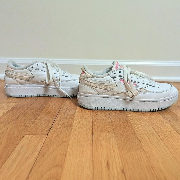 Reebok Classic White and Pink Sneakers - Picture 3 of 12